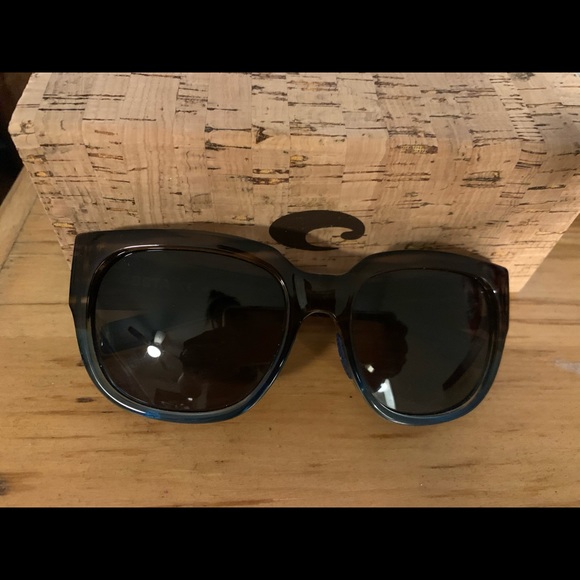 Authentic Costa Del Mar Sunglasses - Picture 1 of 4